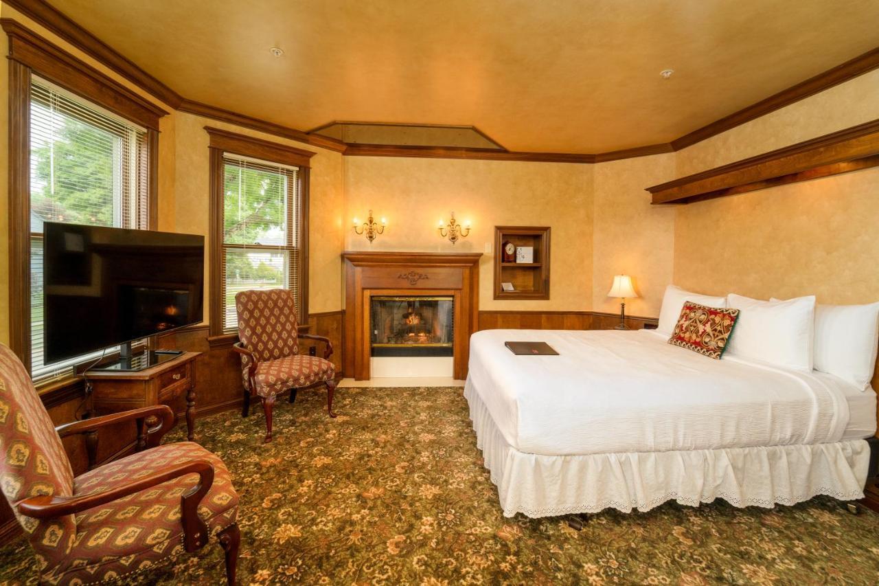 Yelton Manor Bed And Breakfast South Haven Ruang foto