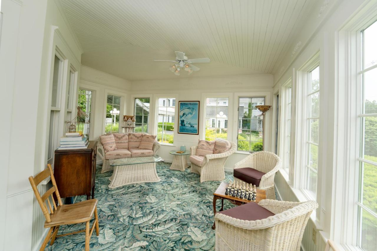 Yelton Manor Bed And Breakfast South Haven Bagian luar foto