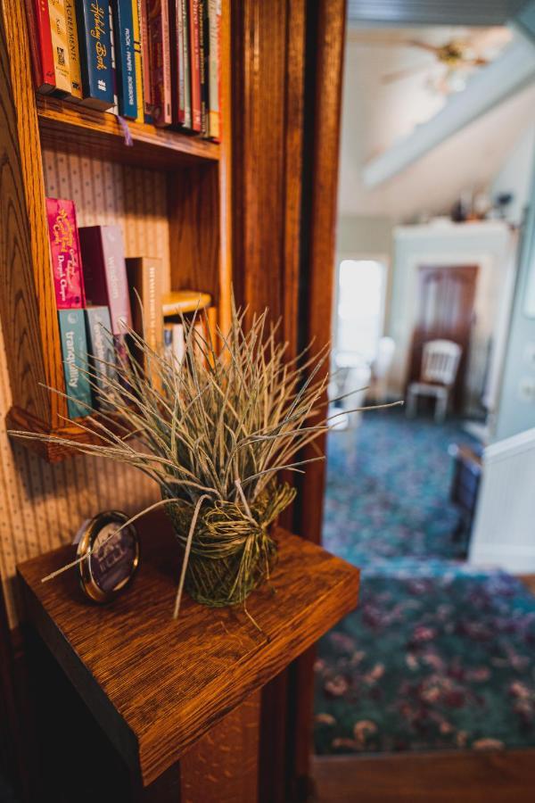 Yelton Manor Bed And Breakfast South Haven Bagian luar foto