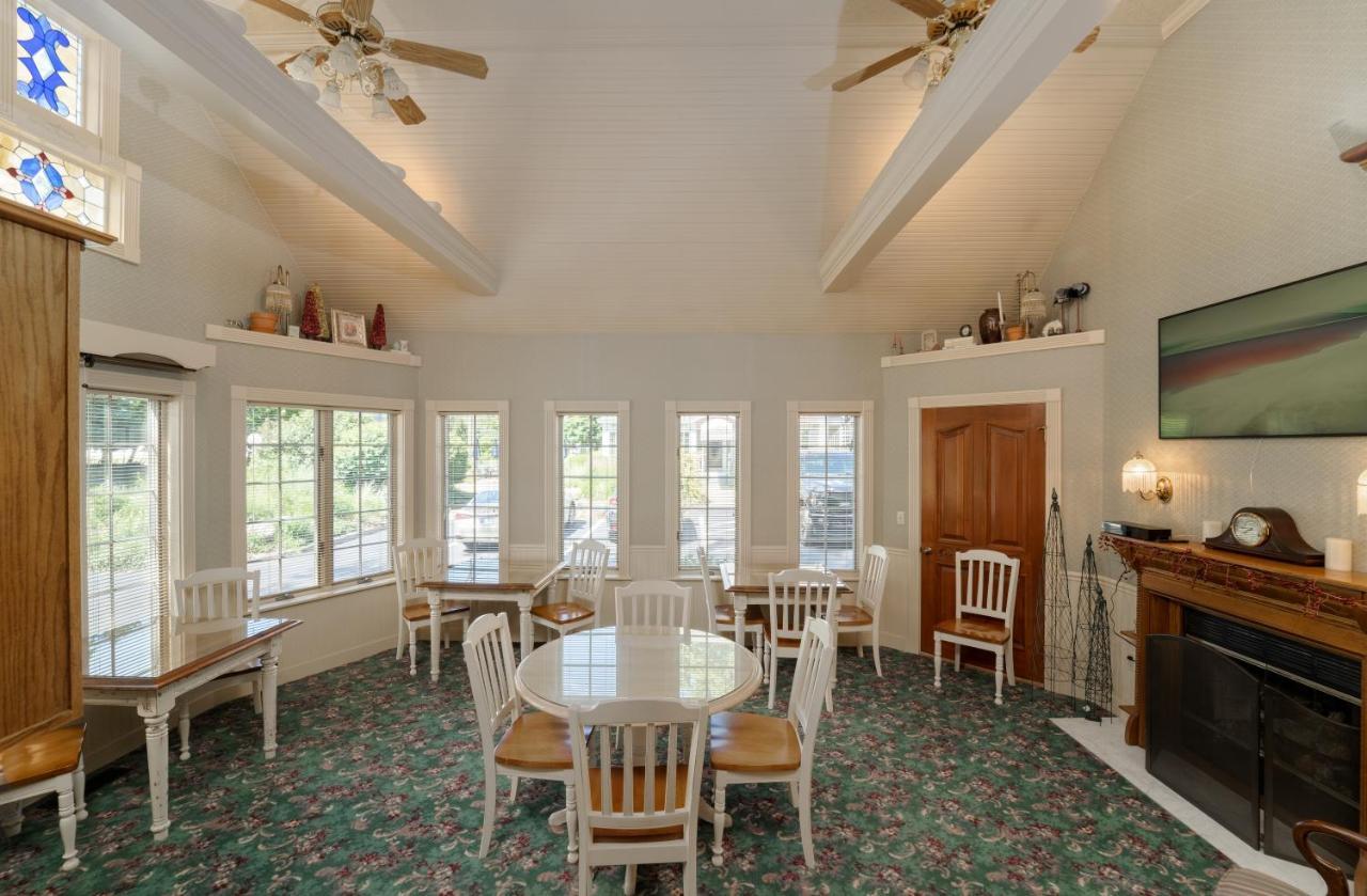 Yelton Manor Bed And Breakfast South Haven Bagian luar foto