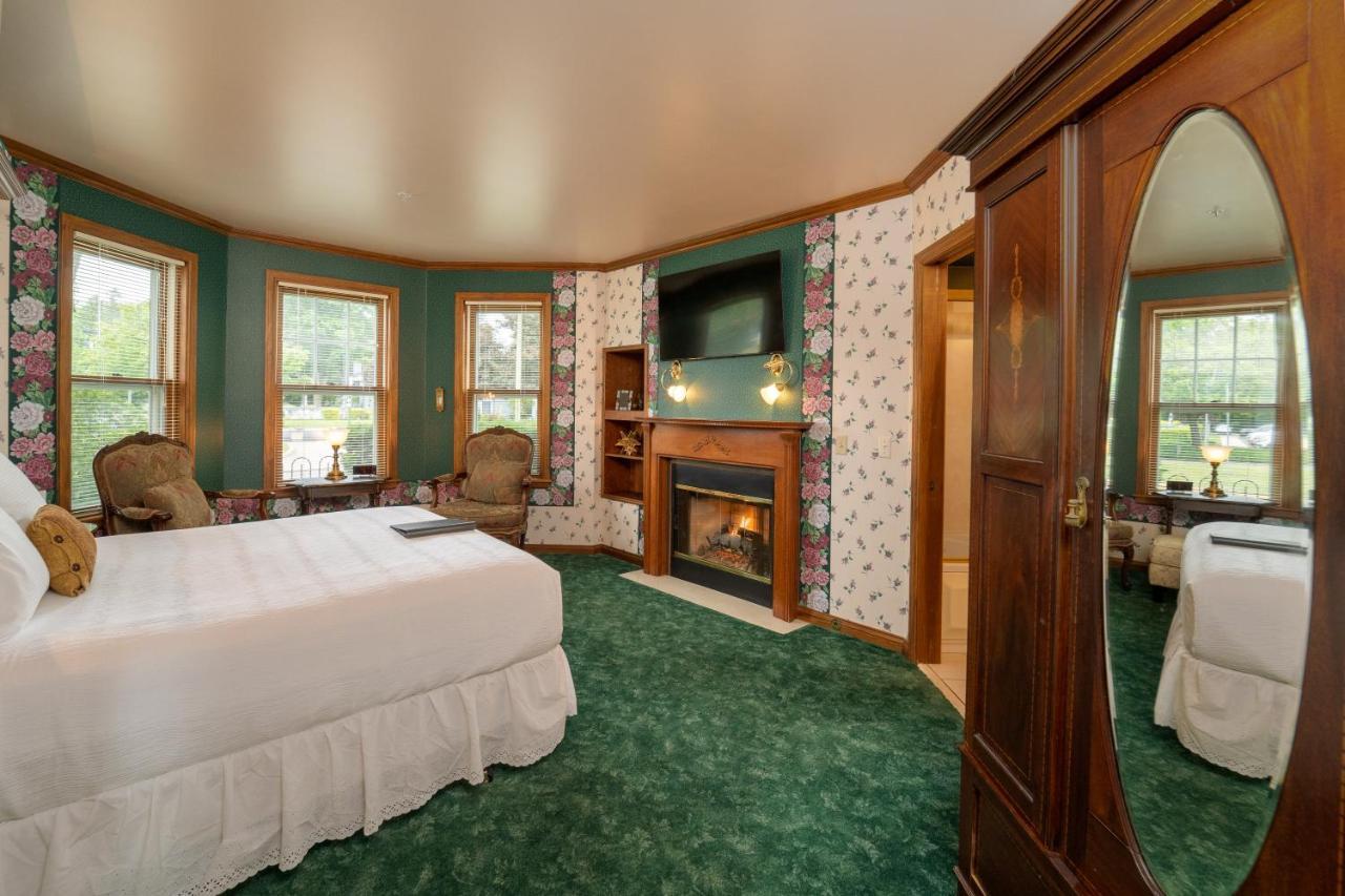 Yelton Manor Bed And Breakfast South Haven Ruang foto