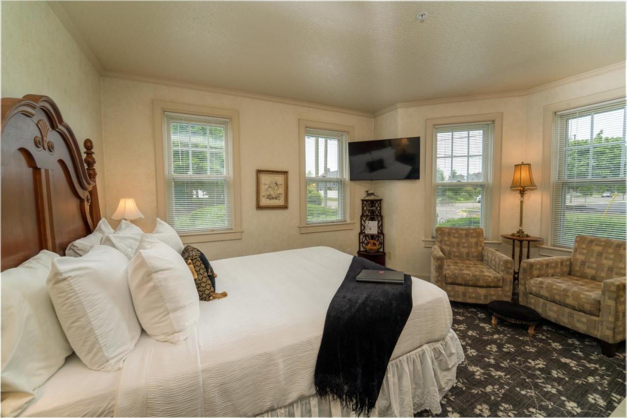 Yelton Manor Bed And Breakfast South Haven Ruang foto
