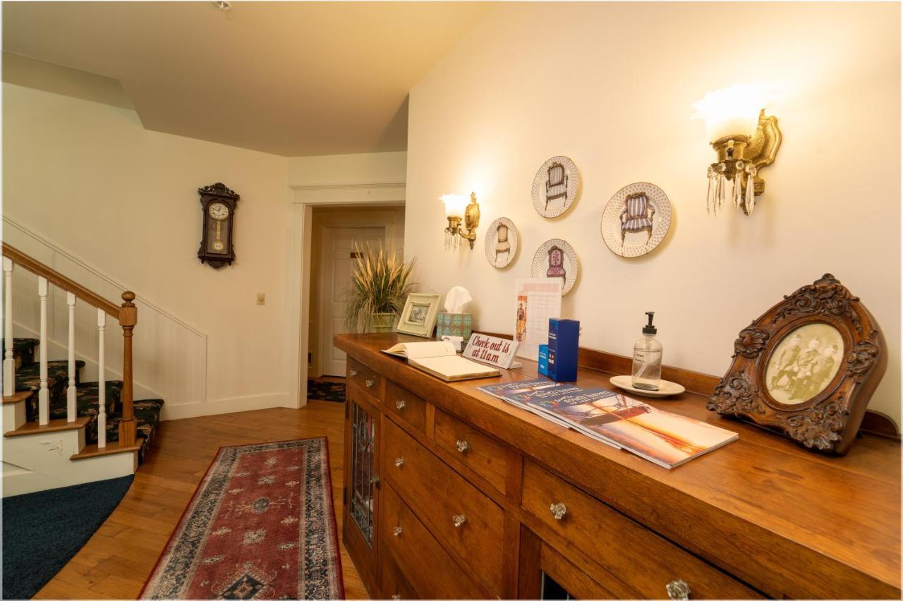 Yelton Manor Bed And Breakfast South Haven Bagian luar foto