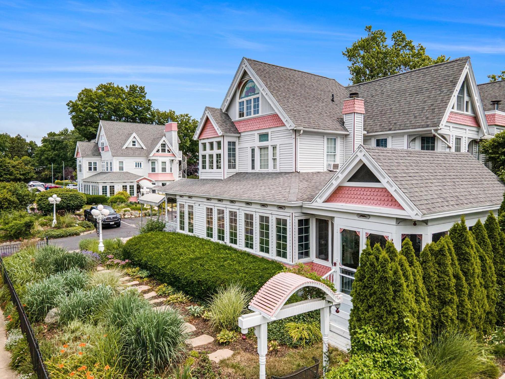 Yelton Manor Bed And Breakfast South Haven Bagian luar foto