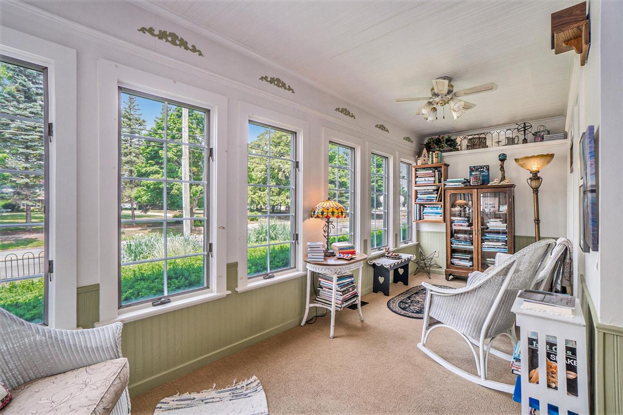 Yelton Manor Bed And Breakfast South Haven Bagian luar foto