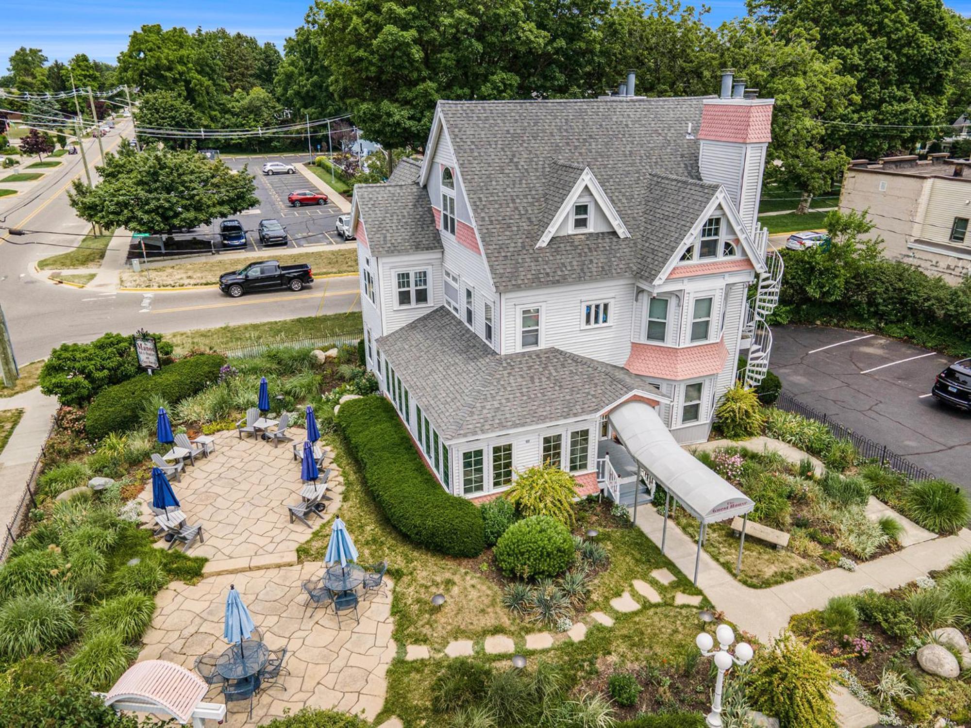 Yelton Manor Bed And Breakfast South Haven Bagian luar foto